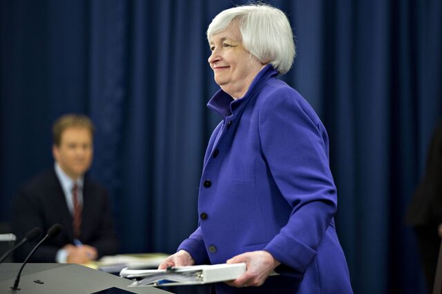 Euro em mínimos do ano com expectativa de subida rápida de juros nos EUA