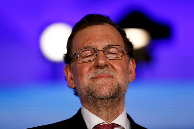 Desemprego em Espanha cai há quatro meses  