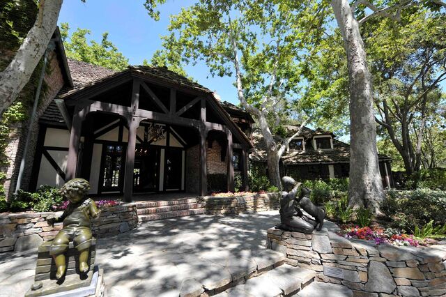 Ainda ninguém pagou 91 milhões pelo rancho Neverland. Mas porquê?