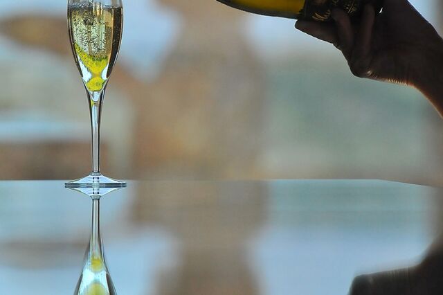 Champanhes também passam a ter imposto especial de consumo
