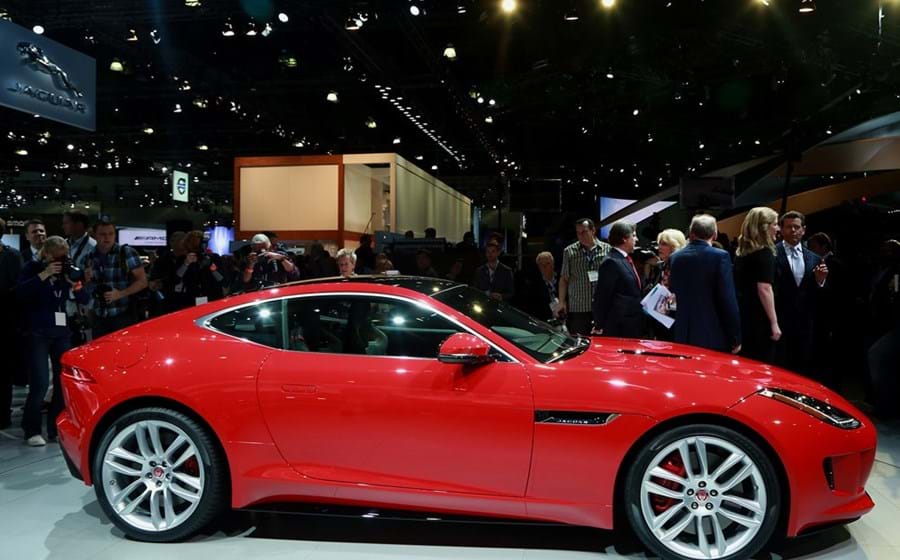 Jaguar – A fabricante de automóveis da indiana Tata Motors é, entre as marcas de luxo, a que mais vende em Portugal. Já comercializou 288 veículos, 87% mais que em 2014. O XF e o F-Type destacam-se.