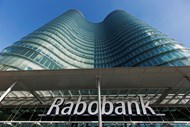 Rabobank, 9.000 postos de trabalho. O Rabobank anunciou no último mês de 2015 que vai reduzir em um quinto a sua força de trabalho, ao cortar 9.000 dos seus 47 mil postos de trabalho, até 2018. A decisão visa aproximar a instituição das novas regras de regulação na Europa.
