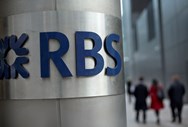RBS, 14 mil postos de trabalho. O Royal Bank of Scotland é outra das instituições que reduziu o peso das suas unidades de negociação, determinado a focar-se mais no mercado britânico. Como consequência desta estratégia, o banco anunciou que vai eliminar 14 mil empregos.