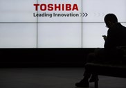 Toshiba, 10.600 postos de trabalho. Envolvida no escândalo de manipulação das contas, a nipónica Toshiba foi uma das empresas que anunciou um dos maiores programas de despedimento em 2015. A companhia prevê cortar 10.600 postos de trabalho, no âmbito da sua reestruturação.
