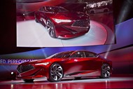 Acura Precision: esta novidade também vem do Japão e chegou em tons encarnados. 