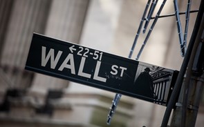 Wall Street abre em terreno negativo