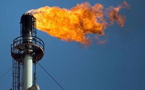 Deep Dive: Oil Falls Below $30 a Barrel