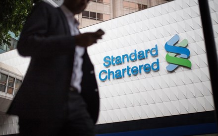 Resultados do Standard Chartered falham estimativas 