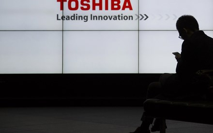 Toshiba deixa cair quatro gestores
