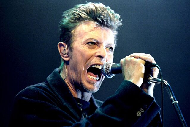 Leilão de obras de arte de David Bowie garante perto de 28 milhões de euros