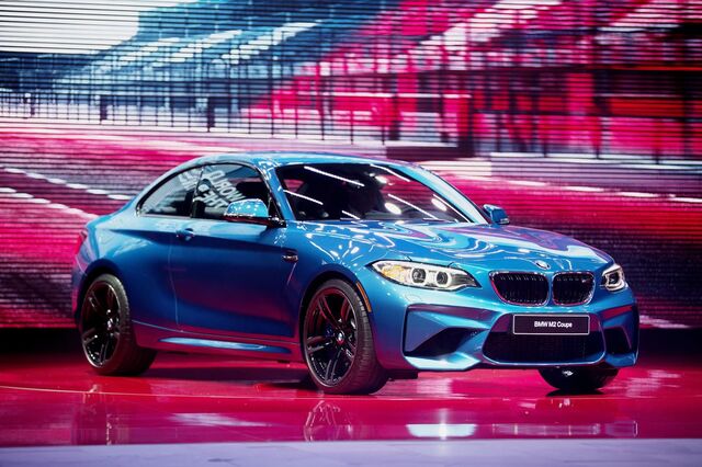Detroit: o dia da estrela automóvel vermelha
