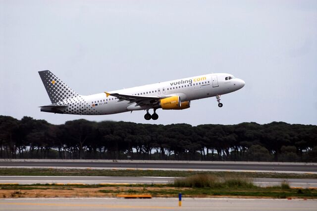 Vueling supera Iberia e é a segunda companhia que mais passageiros transportou em Espanha