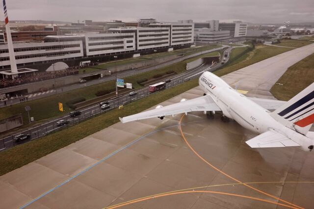 IATA: Distribuição global da vacina exigiria 8 mil aviões como o 747