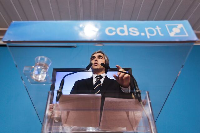 CDS diz que estágios não pagos no Estado são 'uma espécie de 'simplex' remuneratório'