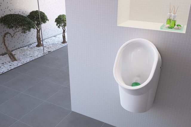 Ingleses e alemães na mira dos urinóis sem água da Sanindusa