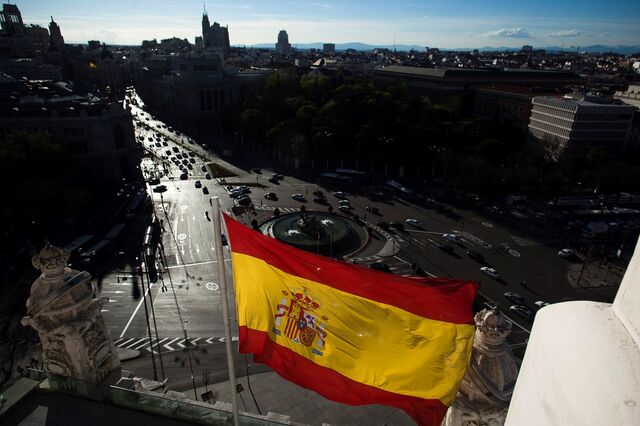 Défice de Espanha atinge 5,2% em 2015