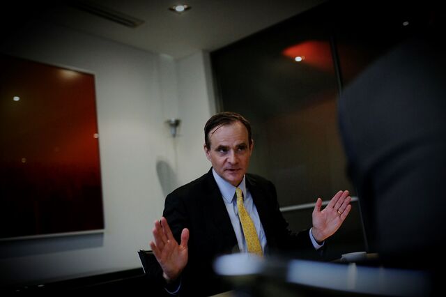 “O principal perigo está nos bancos”, adverte Simon Johnson
