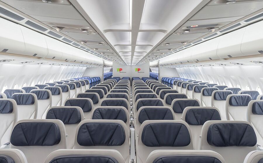 TAP interior avião
