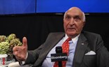 Ken Langone: Ser simpático com o empregado de mesa poderá dar-lhe emprego