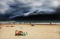 Nature, first prize singles - Rohan Kelly, Austrália - Storm Front on Bondi Beach