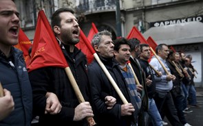 Confrontos com a polícia em dia de greve geral em Atenas