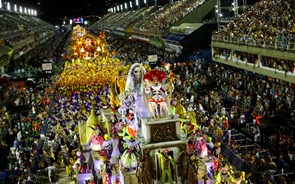 Carnaval: a crise bateu o pé ao samba brasileiro