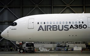 Lucros da Airbus caem 50% no primeiro trimestre