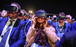 Zuckerberg despercebido, realidade virtual e internet das coisas marcam feira de Barcelona