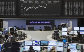 Europa no verde contagiada por otimismo de Wall Street