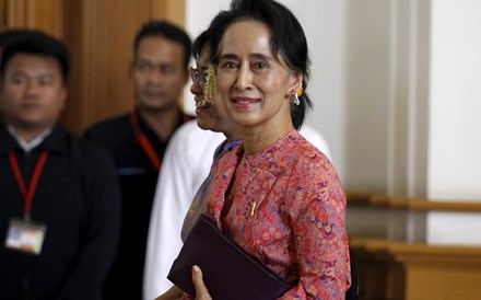 Partido de San Suu Kyi prepara Governo em Myanmar