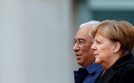 Merkel em Portugal para falar de Europa e investimento