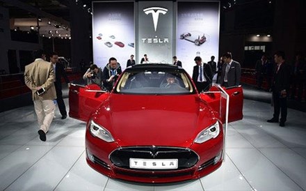 Novo carro eléctrico da Tesla vai ser 50% mais barato