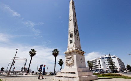 Legionella obriga a encerrar hotel em Faro