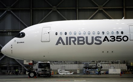 Lucros do grupo Airbus disparam 15% em 2015