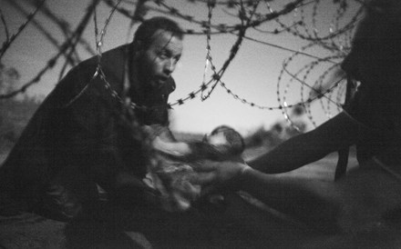 Foto de refugiados distinguida no World Press Photo 2016