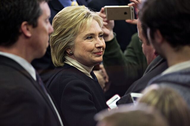 Clinton ganha na Carolina do Sul