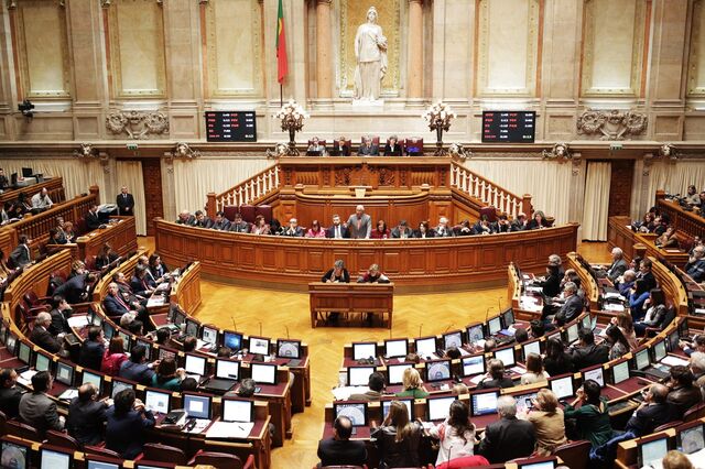 Da política para o privado. Outros casos