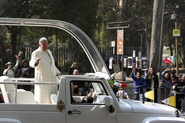 Papa Francisco diz que Donald Trump 'não é cristão'