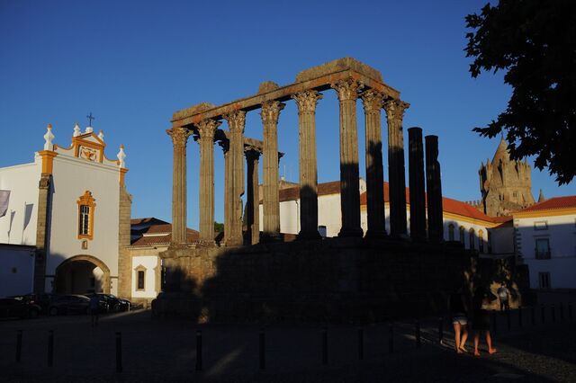Câmara de Évora estuda aplicação de taxa turística sobre dormidas