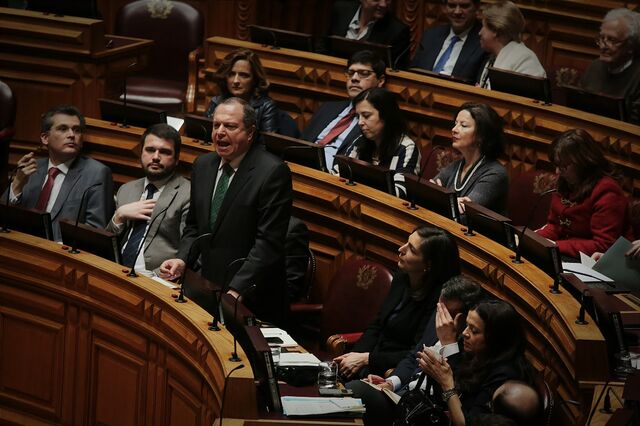  PS substitui proposta sobre “direito a desligar” sem prescindir de excepções