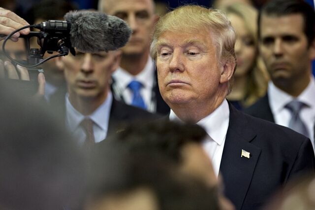 Trump diz que Clinton é uma 'mentirosa de classe mundial'