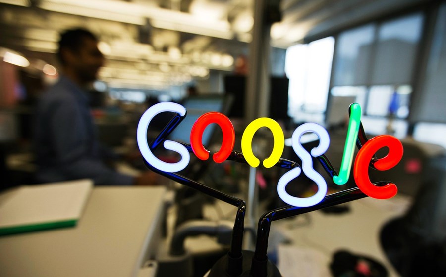 1. Google - com um valor de 245.581 milhões de dólares, reforça a liderança