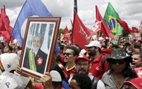 No dia da tomada de posse de Lula da Silva, houve manifestações em Brasília.