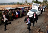 Uma visita de alta tensão. Papa visita Quénia (na foto), Uganda e República Centro-Africana (25-30 de Novembro de 2015).