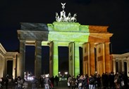 Em Berlim, as portas de Brandenburgo iluminaram-se com as cores da bandeira da Bélgica.