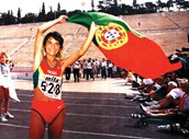 Manuela Machado - Nascida a 9 de Agosto de 1963 em Viana do Castelo, Manuela Machado foi uma das melhores maratonistas portuguesas de sempre. Em 20 anos de carreira, coleccionou medalhas, como a de prata de Atenas, em 1997, e a de ouro de Gotemburgo, em 1995. Dá aulas de atletismo a 1.400 crianças na sua terra natal. 