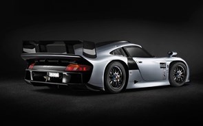 Único exemplo mundial do Porsche 911 GT1 Evolution vai ser leiloado