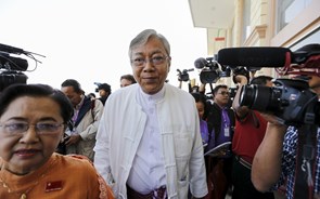 Myanmar indigita primeiro presidente civil em cinquenta anos