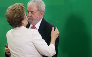 Lula vai à manifestação pró-Dilma