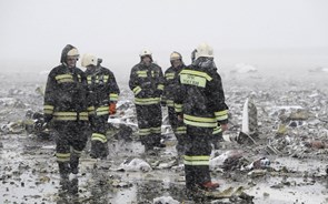 Queda de avião da FlyDubai na Rússia provoca mais de 60 mortos